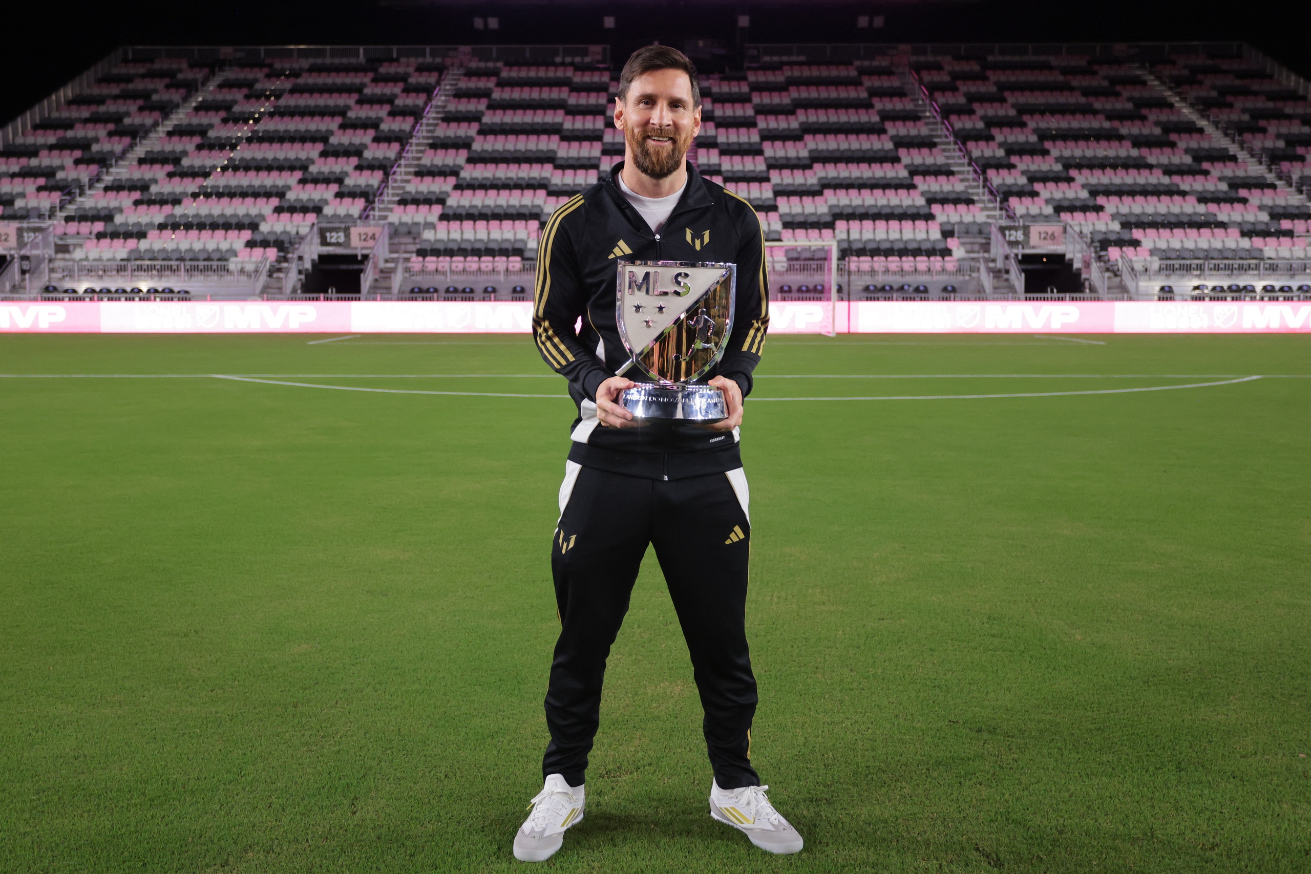 Cầu thủ xuất sắc nhất năm của FIFA: Danh hiệu danh giá và tác động đến cá cược thể thao Cầu thủ xuất sắc nhất năm của FIFA: Danh hiệu danh giá và tác động đến cá cược thể thao